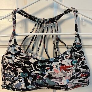 Lululemon Lighten Up Bra Size 6